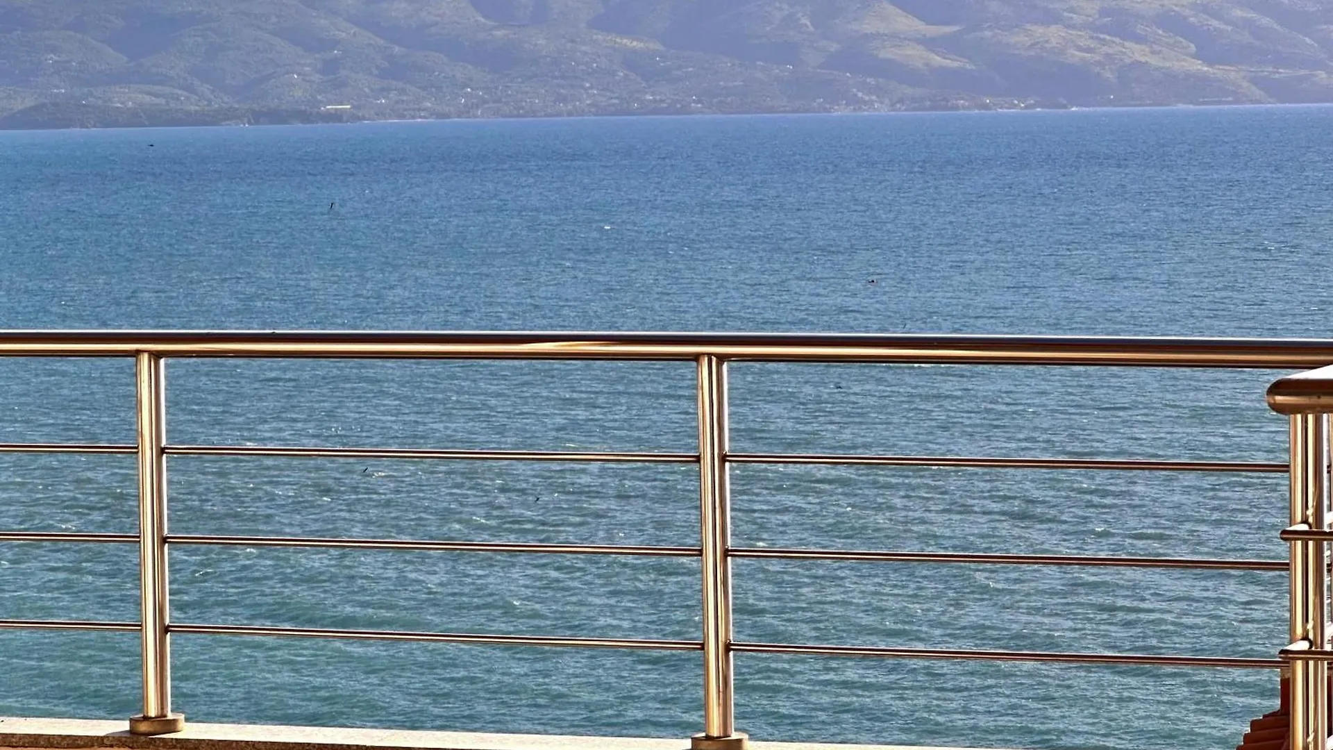 Wave N' Sea Apartment Sarande 0*,