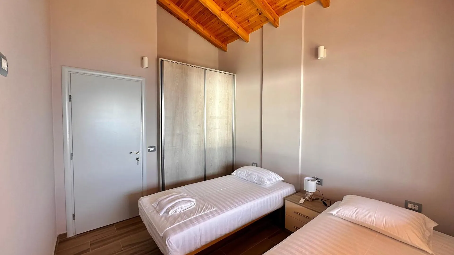 Wave N' Sea Apartment Sarande Albania